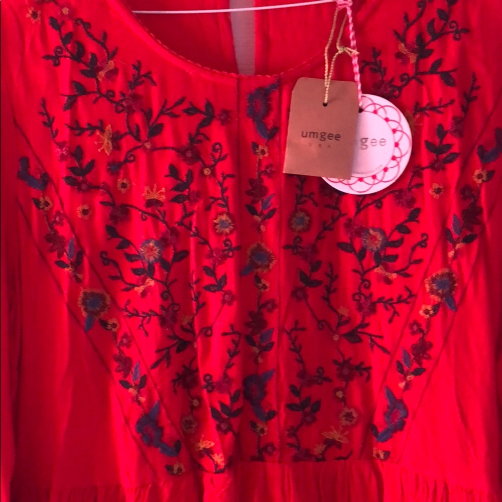 New Umgee Floral Embroidered Ruffled Hem Top Med - Picture 4 of 6